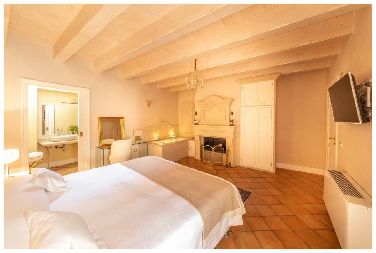 Boutique - Lodge & Suites Кротоне Екстериор снимка