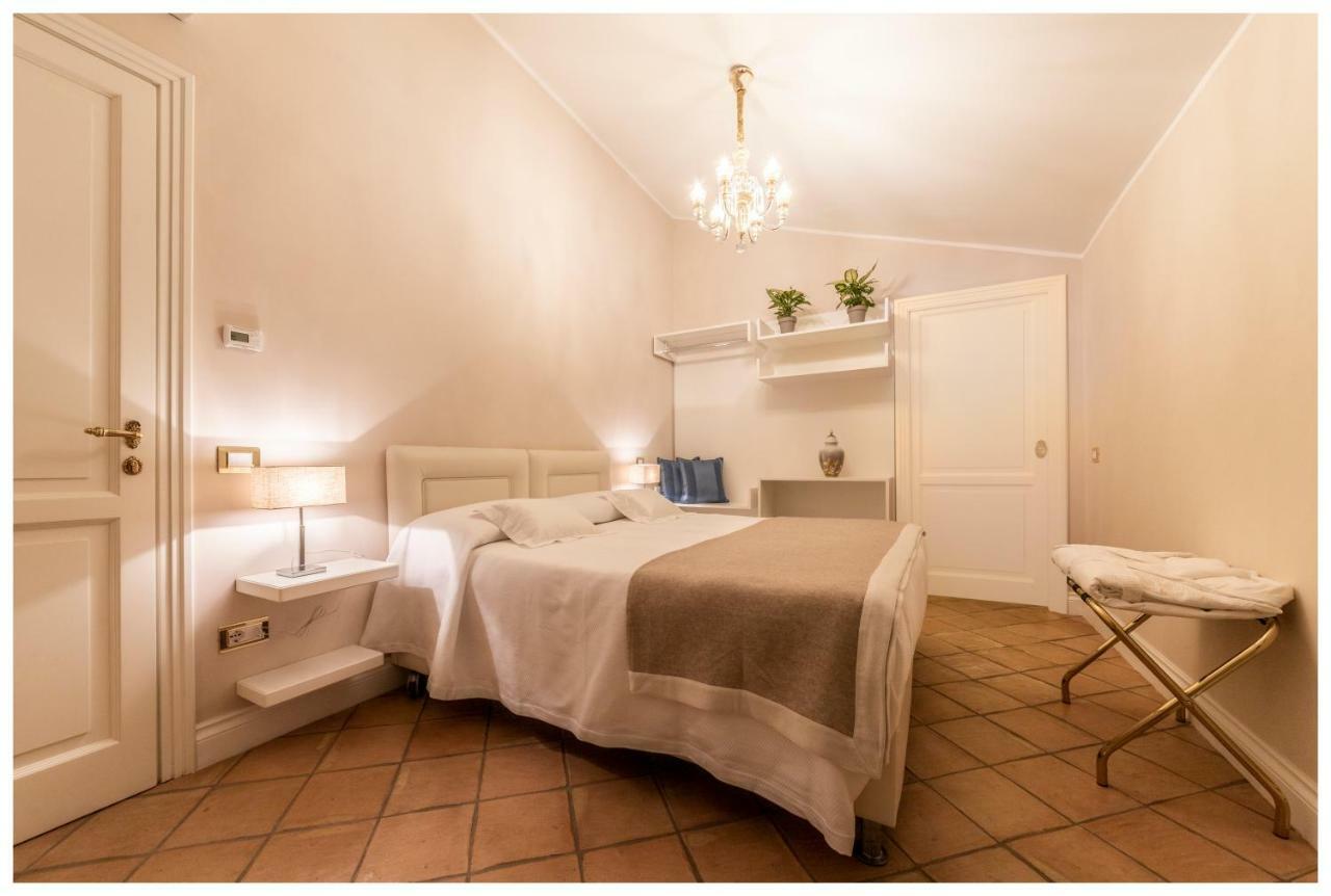 Boutique - Lodge & Suites Кротоне Екстериор снимка