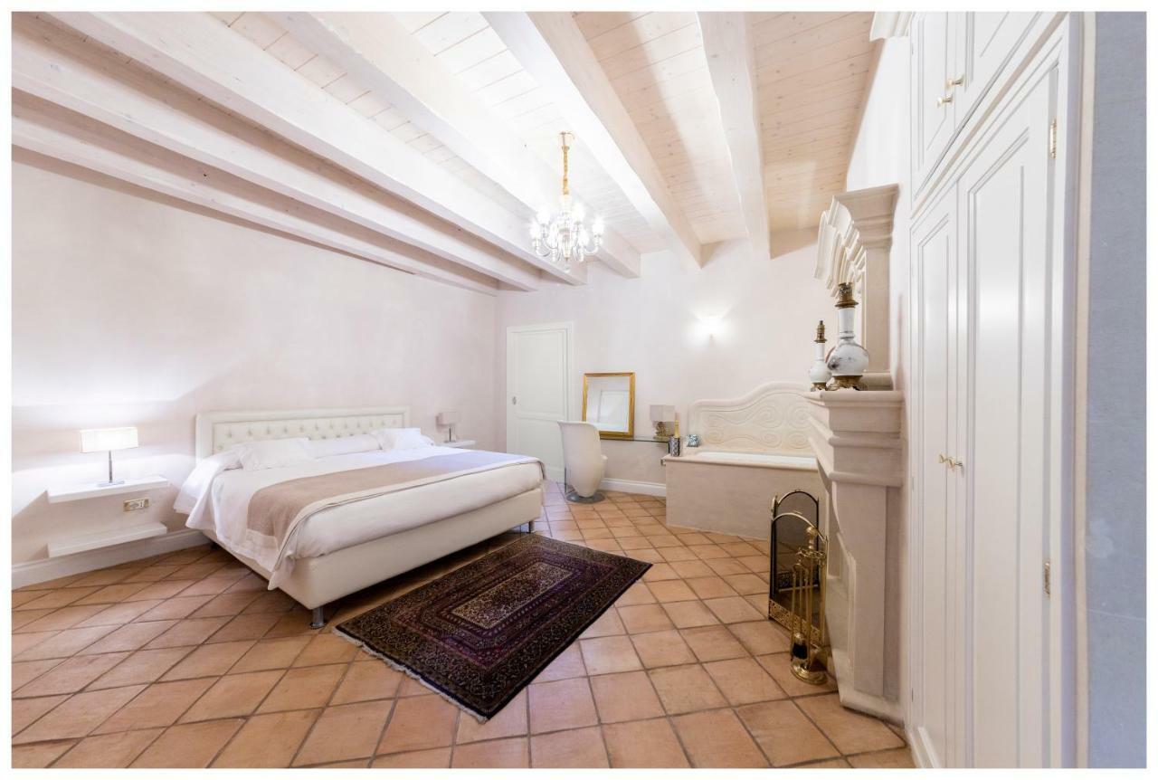Boutique - Lodge & Suites Кротоне Екстериор снимка